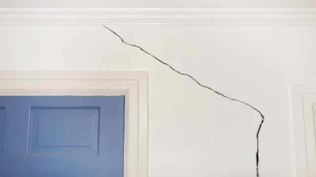Why Does Plaster Crack?